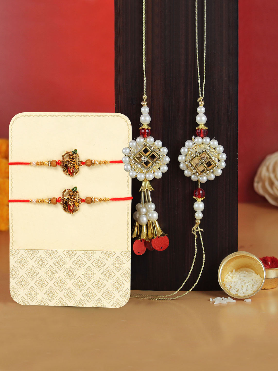 Traditionelle Rakhi Geschenkset Für Brüder - Handgemachte Raksha Bandhan Armband Mit Grußkarte Und Beutel
