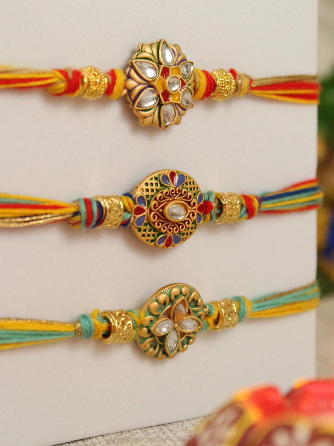 Kit Rakhi Raksha Bandhan Pour Frère – 2 Bracelets Traditionnels + Carte + Roli – Symbole D'amour Et Protection