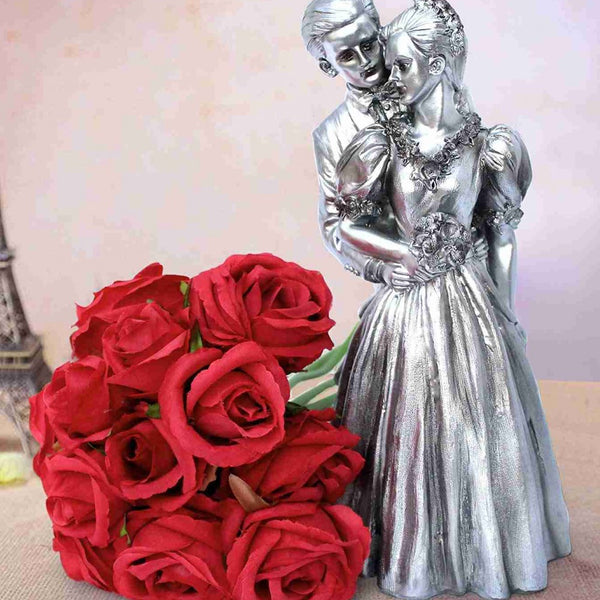 Gift Pack (Couple Statue Figurine And Faux Rose Bunch)
