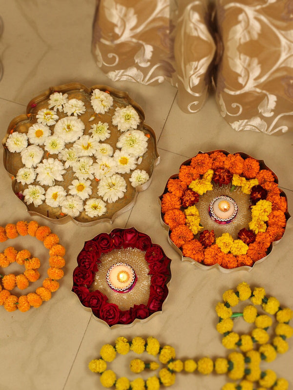 Gold-Toned & White 3 Pcs Lotus Urli Decorative Bowls