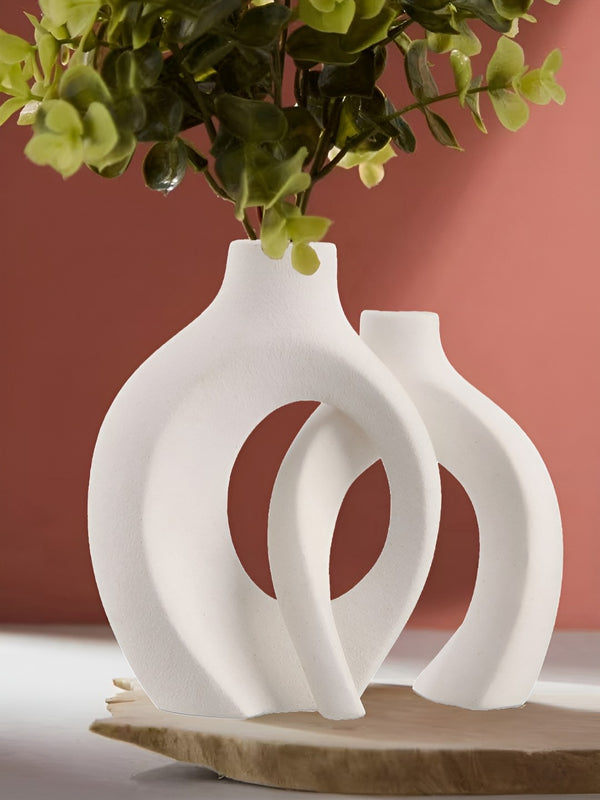 2 Pcs White Hollow Ceramic Flower Vases
